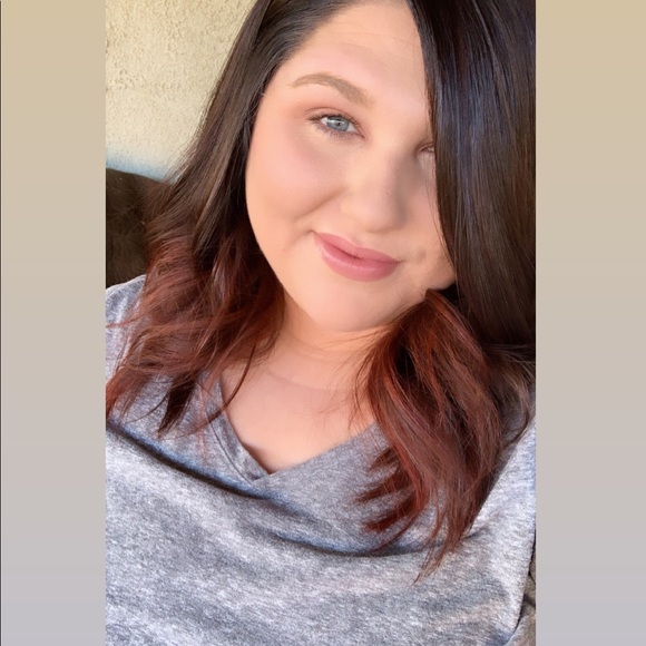 Meet your Posher, Whitney - Picture 1 of 1